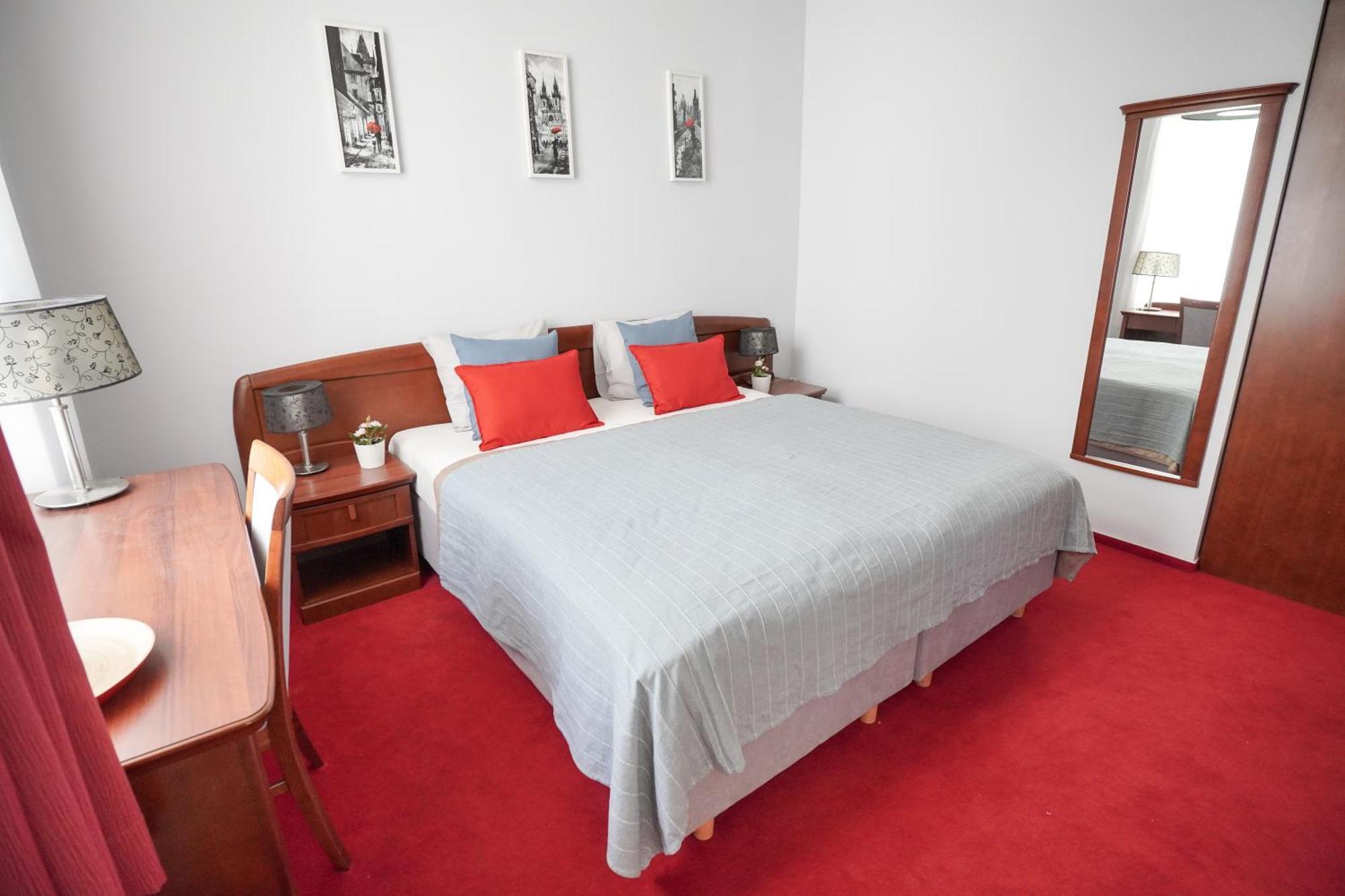Elegant & Stylish Center Apartments! Prague Exterior photo